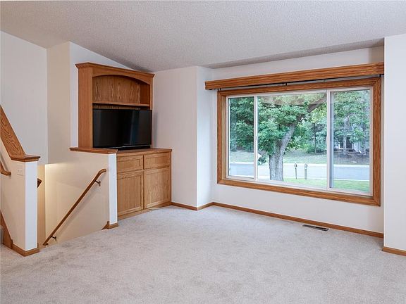 5th image of 4154 Cates St SE