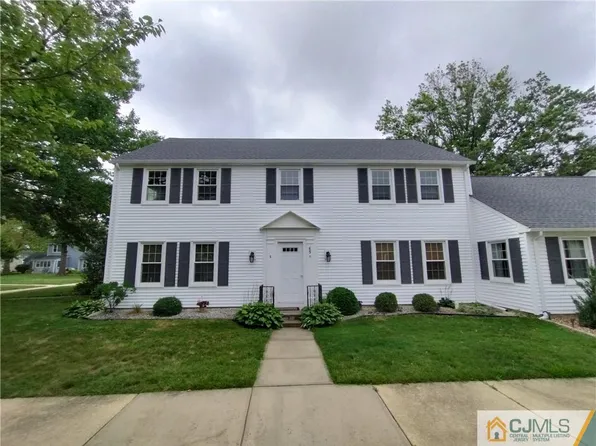 65 N Amherst Ln #O, Monroe Township, NJ 08831