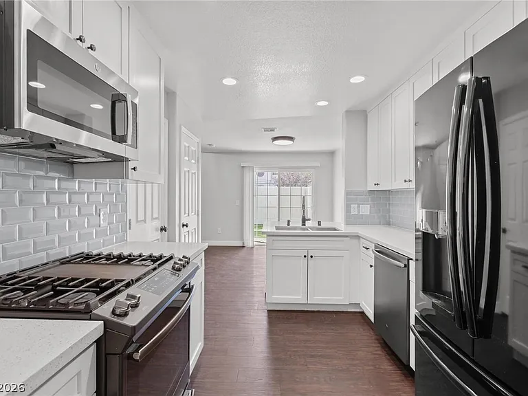 3910 Starfield Ln — Photo 15