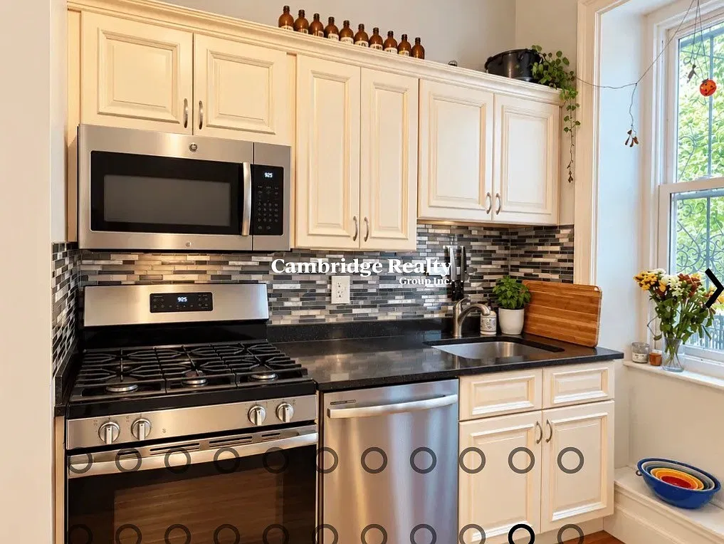 4 bed, 1.0 bath, 1200 sqft, $4,900 — Photo 4