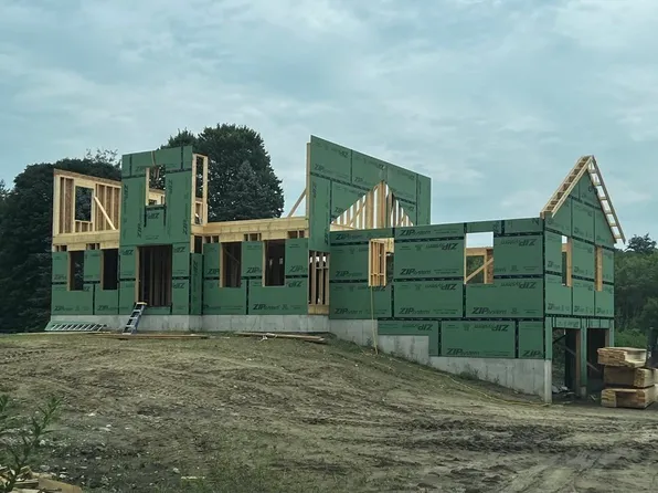 171 S Washington St, Belchertown, MA 01007