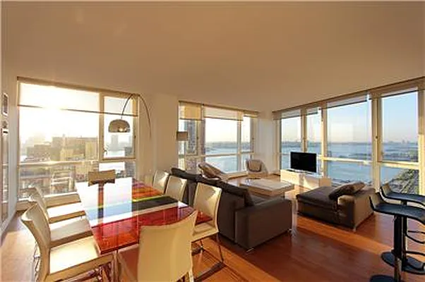 Rented by Domus Realty | media 4