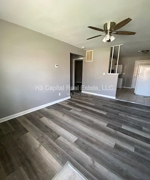 4068 Bruene Ave — Photo 2