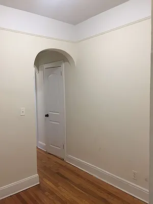 Rented by Metroline Realty | media 8