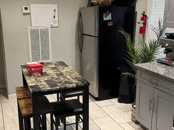 40 Willow Street image 6 of 9