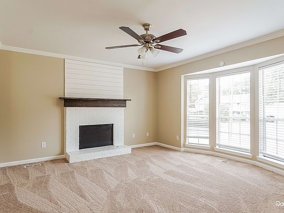 5th image of 4814 Pinehurst Dr