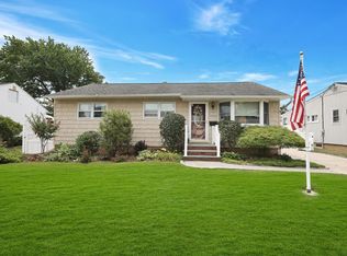 679 Morton Ave, Franklin Square, NY 11010