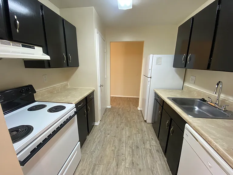 Forestbrook Apartments — Photo 33