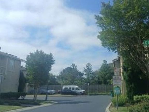 Exterior Neighborhood (street photo)
