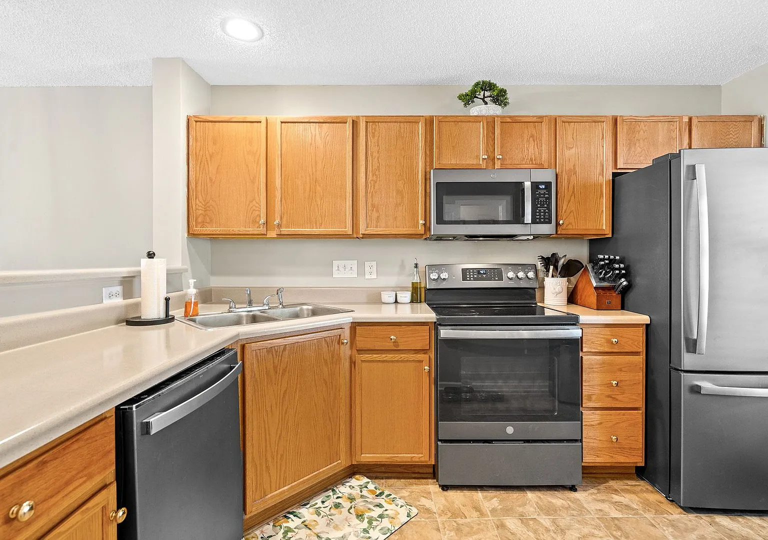 Live in Popular Ridge Creek! — Photo 2
