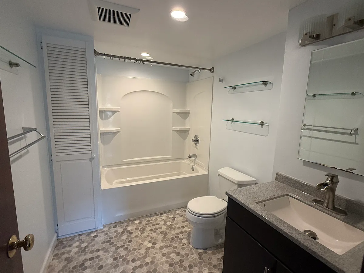 Photo 2 of 13 - 70 Paloma Ave #A - Pacifica, CA Building Photo - 70 Paloma Ave #A