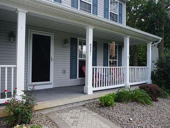 3rd image of 8221 Dampier Cir
