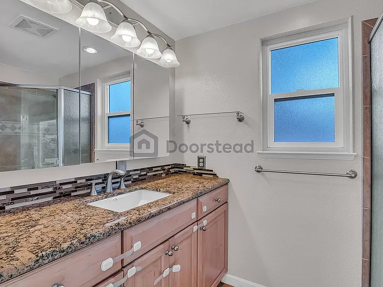 Master Bedroom Bathroom