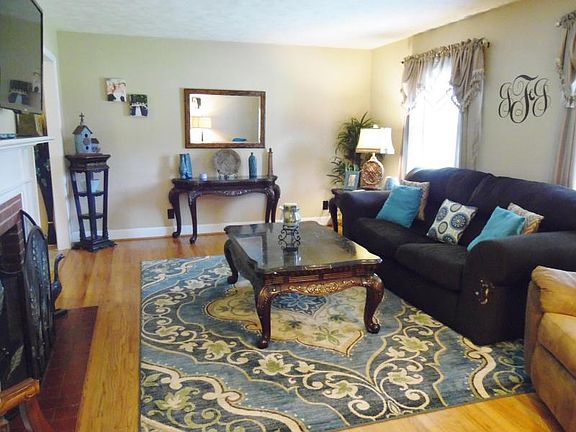 3rd image of 204 Elmhurst Dr