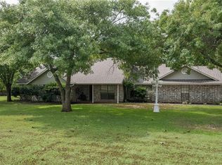 520 Allen Ln, Midlothian, TX 76065