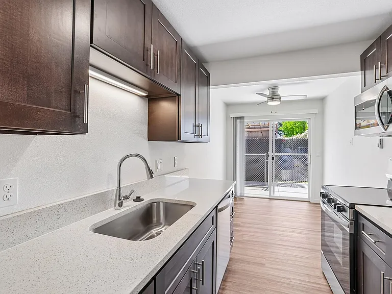 Midland Apartments — Photo 43