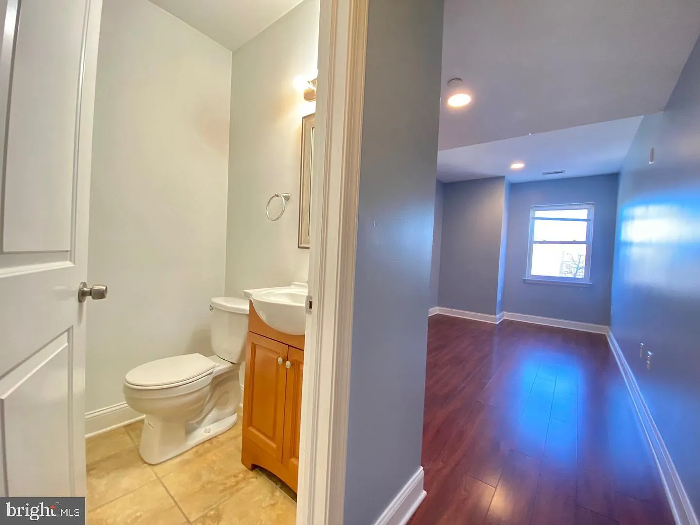4 bed, 4.0 bath, 1200 sqft, $1,800 — Photo 4