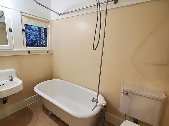 5th image of 380 Parke St APT 11