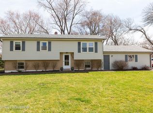 538 Woodland Trl, Sycamore, IL 60178