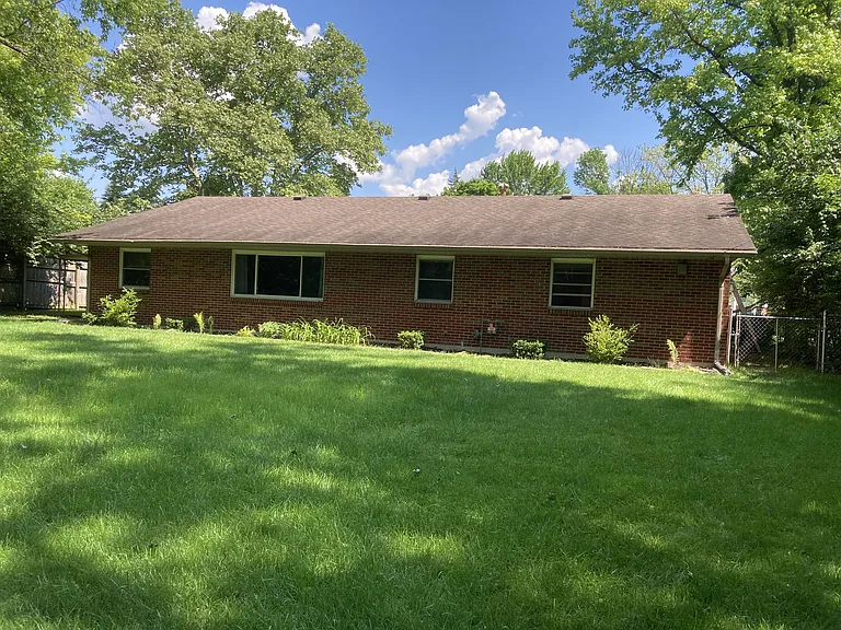 2720 Corlington Dr — Photo 32