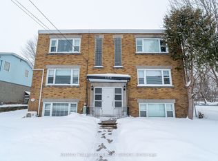 1176 Shillington Ave, Ottawa, ON K1Z 7Z4