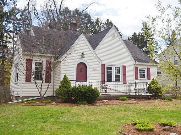 2nd image of 1051 N Park Dr