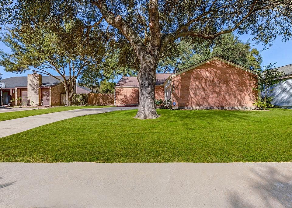 1st image of 1054 Apache Falls Dr