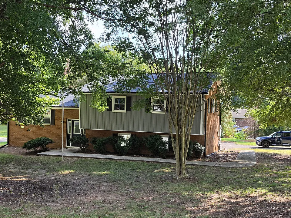 1010 Lewisville Clemmons Rd