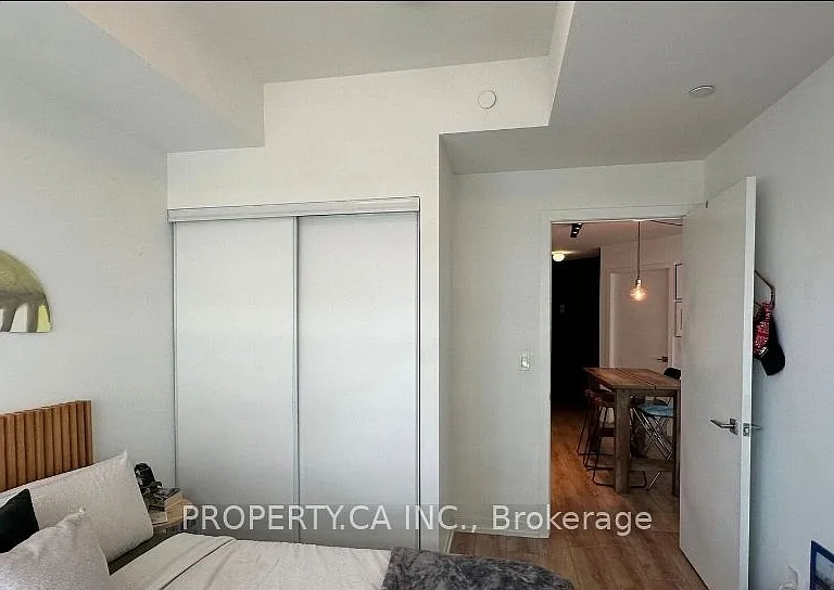 49 E Liberty St #1407 — Photo 16
