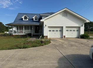 3293 Schoolhouse Dr, Hemingway, SC 29554