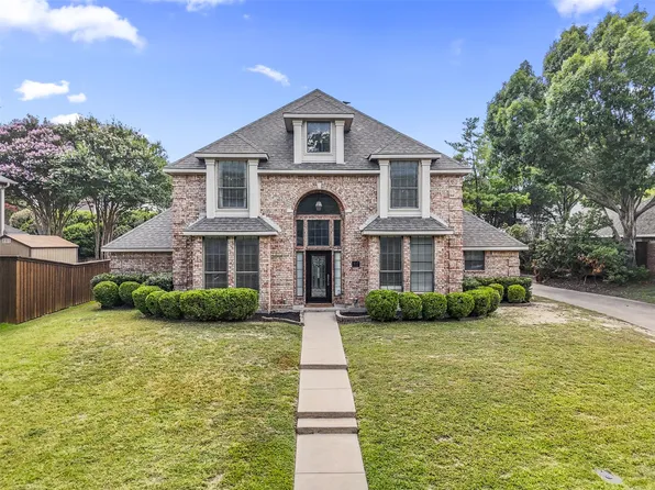 131 Sandy Creek Dr, Desoto, TX 75115