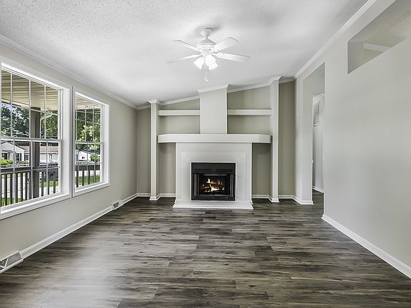 4th image of 617 E Walnut Ave