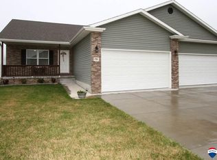 1311 N 99th St, Lincoln, NE 68527