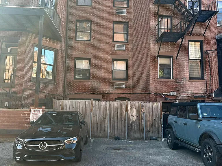281 Beacon St — Photo 1