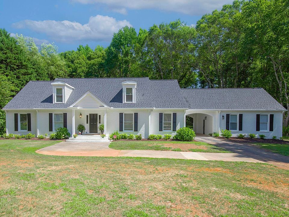 1st image of 144 Rolling Green Cir