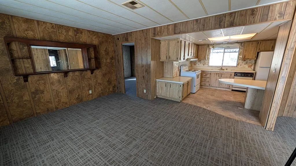 5021 N Kevy Pl — Photo 3