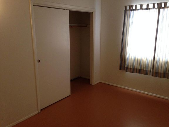 4th image of 207 E Glenn St #1