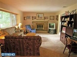 14 Woodland Dr, Lansdale, PA
