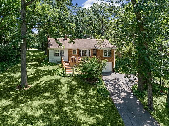 2nd image of 321 W Bloomingdale Rd