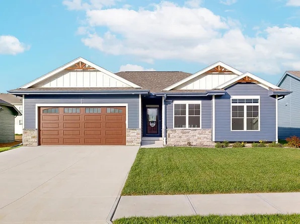 1849 Hemlock St, Council Bluffs, IA 51503