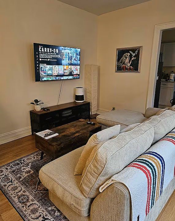 1st image of 5471 S Ingleside Ave APT 2W