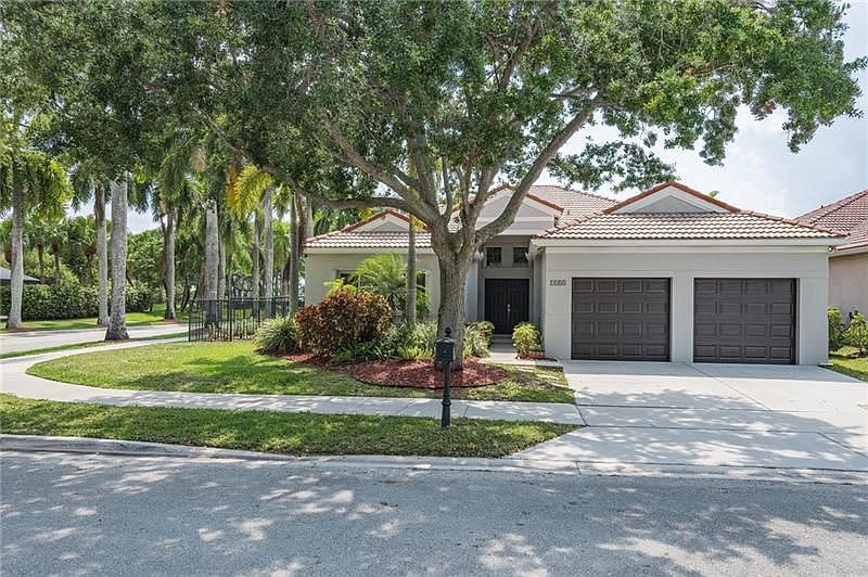 1st image of 1103 Camellia Cir