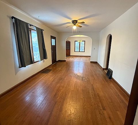 5th image of 1620 Riverview Dr #1