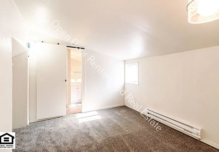 1240 1/2 Boone St — Photo 12