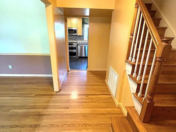 3rd image of 4007 Crystalwood Ln