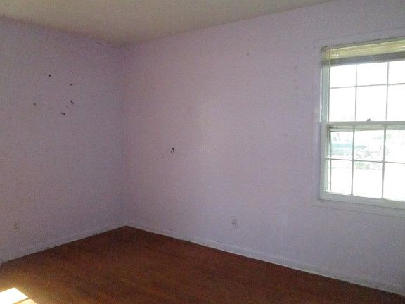 5th image of 2205 Deborah Dr