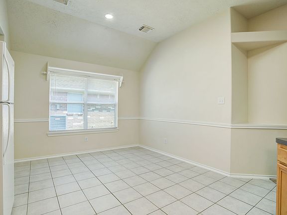 4th image of 4203 Seminole Dr