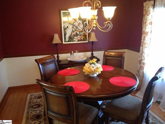 4th image of 411 Wood River Way