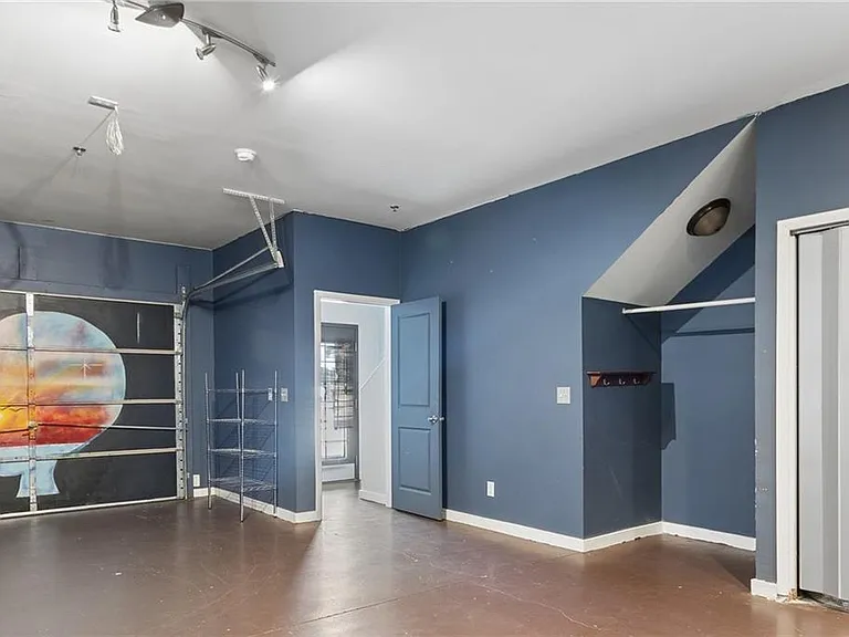 238 Walker St SW #37 — Photo 5