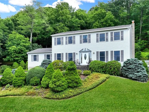 6 Bailey Place, Hopewell Junction, NY 12533
